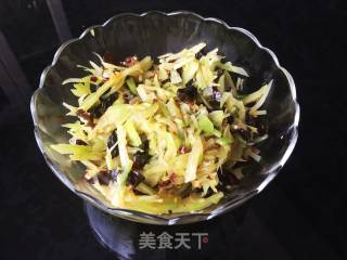 凉拌西兰花根的做法