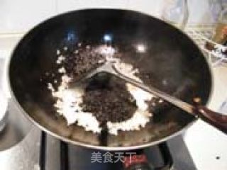 芝麻蛋煎米饭的做法步骤：2
