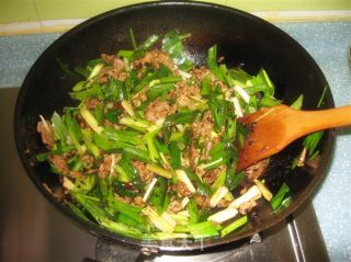 盐煎肉的做法步骤：2