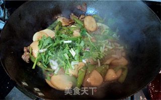 肉片炒双蔬的做法步骤：2