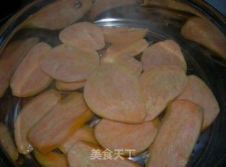红薯饼的做法步骤：2