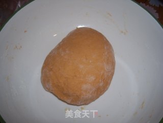 胡萝卜面羊肉馅馄饨的做法步骤：3