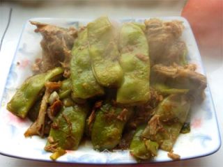 宜荤宜素——脊骨炖豆角的做法步骤：2