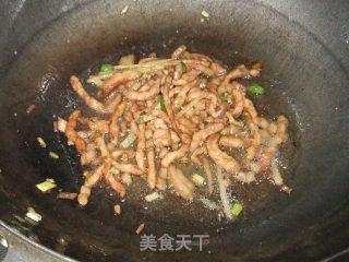 山芹炒肉丝的做法步骤：2