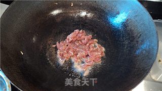 肉丝辣椒炒甜梅菜的做法步骤：2