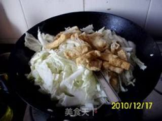 油豆腐炒大白菜的做法步骤：2