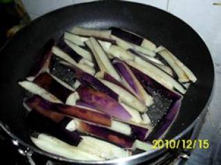 肉末茄子的做法步骤：2