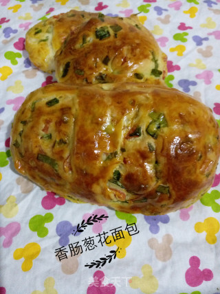 香肠葱花面包的做法