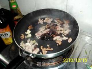 肉末茄子的做法步骤：2