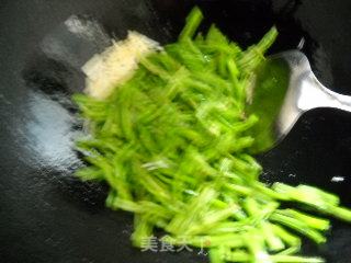 空心菜梗炒香菇肉丝的做法步骤：2