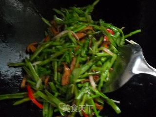 空心菜梗炒香菇肉丝的做法步骤：2