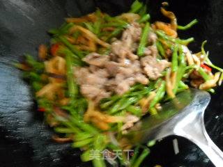 空心菜梗炒香菇肉丝的做法步骤：2