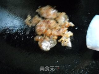 西兰花梗炒腊肠的做法步骤：2