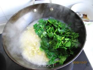 黄豆芽菠菜汤的做法步骤：2