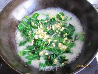 黄豆芽菠菜汤的做法步骤：2