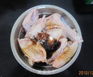 自制简约烤鸡翅--绝对是家的味道的做法步骤：2