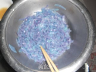紫甘蓝打卤面的做法步骤：2