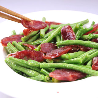 豇豆炒香肠的做法