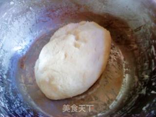 巧做美味——韭菜猪肉锅贴的做法步骤：2