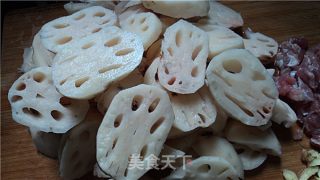 花生莲藕焖猪手的做法步骤：2
