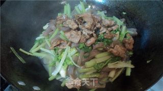 芹菜魔芋的做法步骤：2