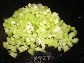 杂锦炒糙米饭的做法步骤：2