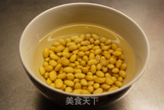 黄豆焖猪手的做法步骤：2