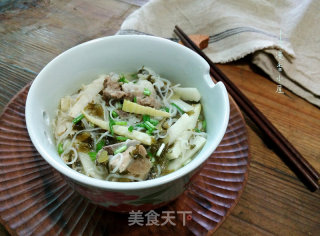 酸菜春笋排骨汤粉的做法