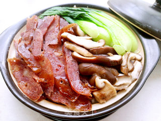 风干肠煲仔饭的做法