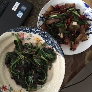 蕨菜炒腊肉的做法