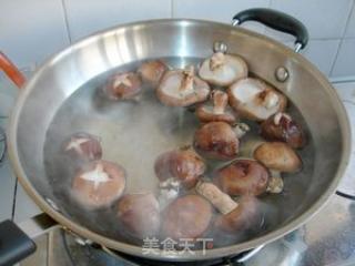 香菇鳕鱼豆芽汤的做法步骤：5