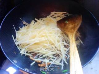 山寨版鱼香肉丝的做法步骤：2