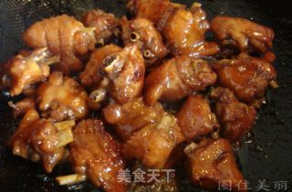 蜜汁鸡翅的做法步骤：2