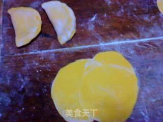 迷你版韭菜猪肉盒子的做法步骤：3
