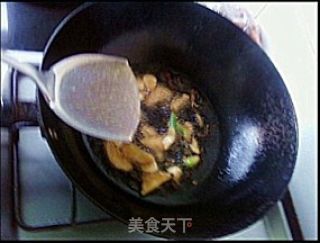 木耳爆炒牛肚的做法步骤：2