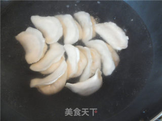 蚝油猪肉白菜饺的做法步骤：2