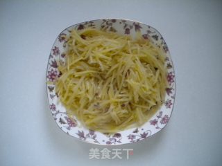醋溜土豆丝的做法步骤：2