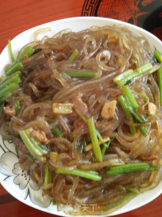芹菜炒粉条的做法