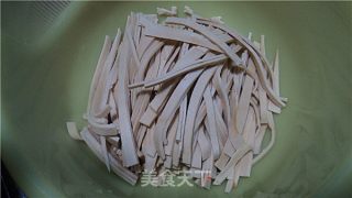 虾米炒双素的做法步骤：2