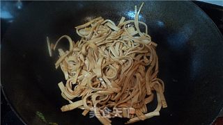 虾米炒双素的做法步骤：2