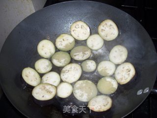 番茄酱炒茄子的做法步骤：2