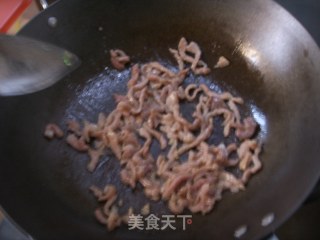 青椒肉丝的做法步骤：2