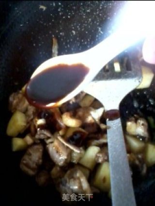 番茄焖蒸土豆鸡的做法步骤：2