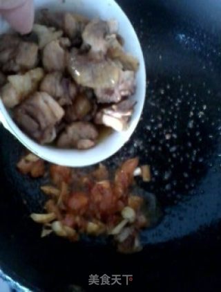 番茄焖蒸土豆鸡的做法步骤：2