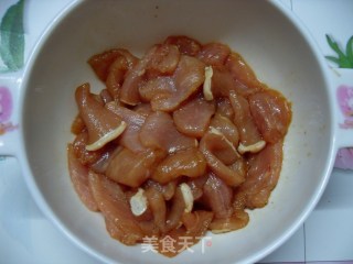 肉片炒年糕的做法步骤：2