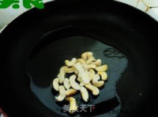 五彩虾仁的做法步骤：2