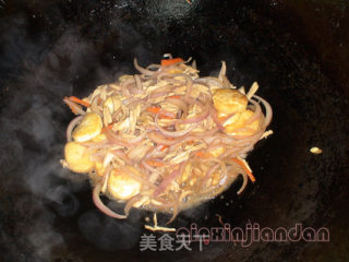 洋葱鸡丝炒日本豆腐的做法步骤：2