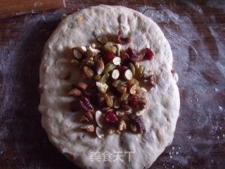 在欧洲盛传三百年不衰的圣诞面包——史多伦（Stollen）的做法步骤：5