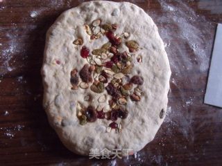 在欧洲盛传三百年不衰的圣诞面包——史多伦（Stollen）的做法步骤：5
