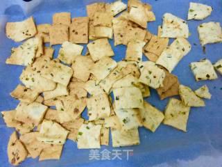 嘎嘣脆的香葱苏打饼干的做法